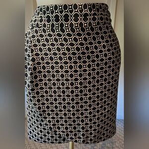 Banana Republic Black and White Geometric Skirt
